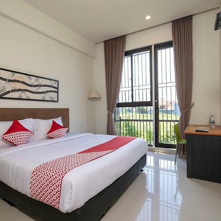 Oyo 697 Olivia Inn Denpasar Legian  Exterior photo