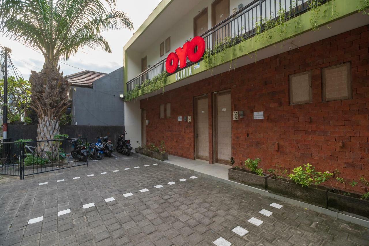 Oyo 697 Olivia Inn Denpasar Legian  Exterior photo